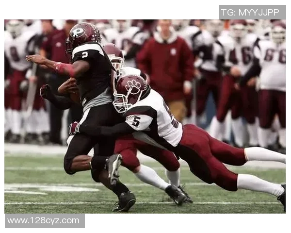 融合足球与美式橄榄球明星风采探索跨界运动巨星的独特魅力