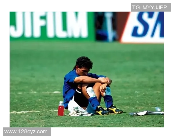 足球场上频繁犯规的球星盘点及其争议行为解析